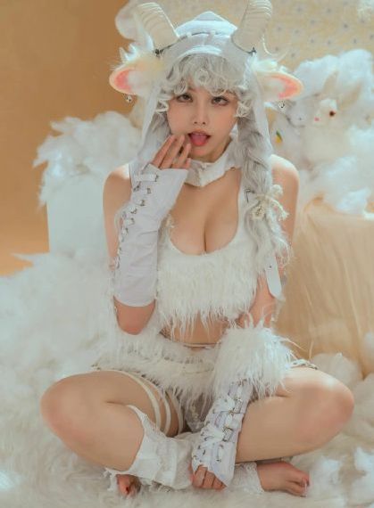 龙纹身的女孩