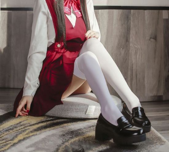 动漫老师胸乳动漫