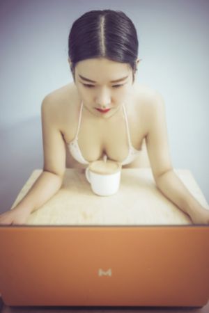 国产在线观看禁18